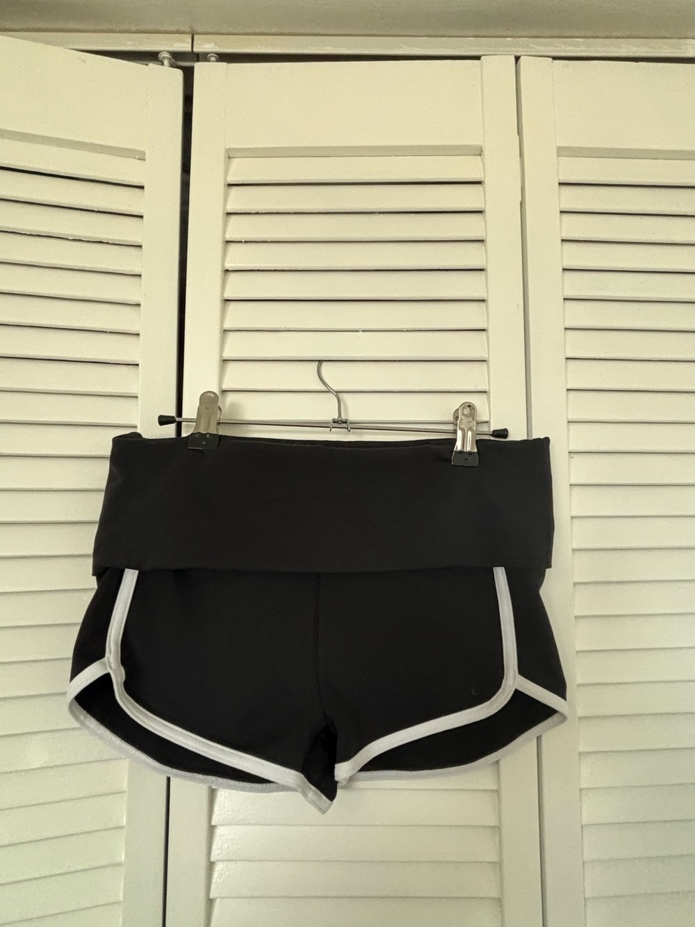 Aritzia Golden LIFE Fold-Over Dolphin Short
